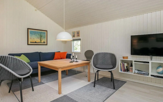 8 Person Holiday Home in Martofte