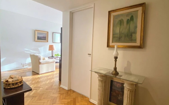 RentUp-Elegancia con balcón. Recoleta