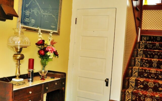 Victorian Inn & Carriage House