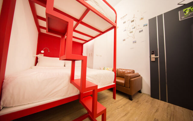 SleepBox Hotel - Ximen