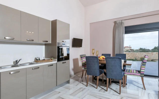 Marina&apos;&apos;s Villas