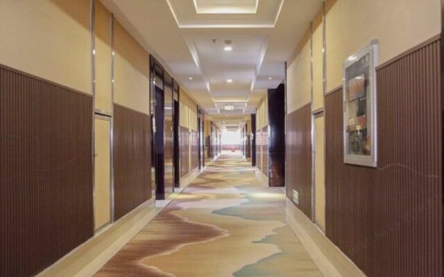 Zhongyi Light Luxury Cloud Hotel (Anqing City Renmin Road Pedestrian Street Xiaosu Road Branch)