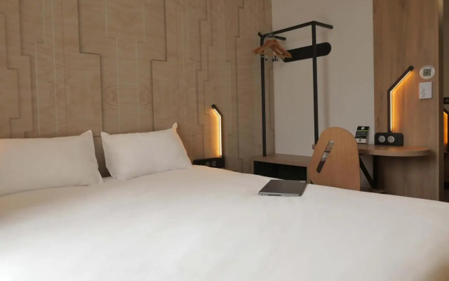 B&B HOTEL Carcassonne Rocadest La Cité