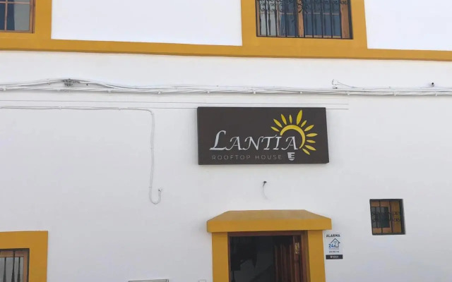 Lantia Rooftop House