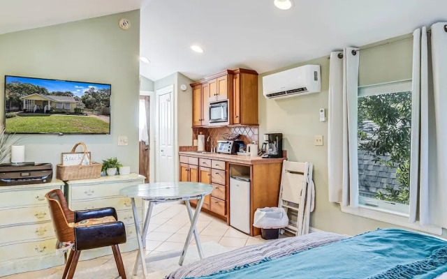 Rockport Treehouse 1 Bedroom Home