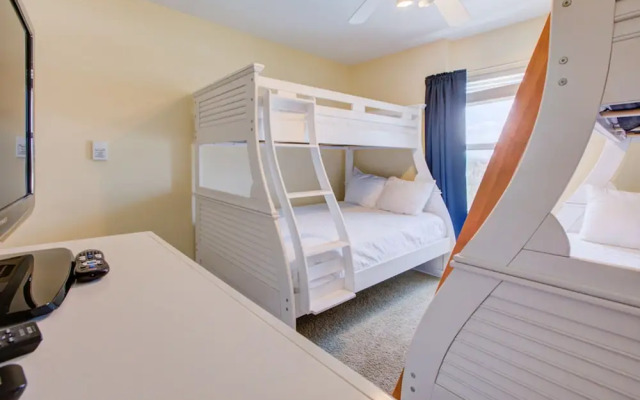 Pelican Beach Resort 0301