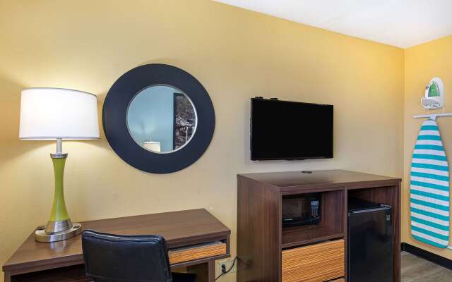 Super 8 by Wyndham Eddyville/Kuttawa