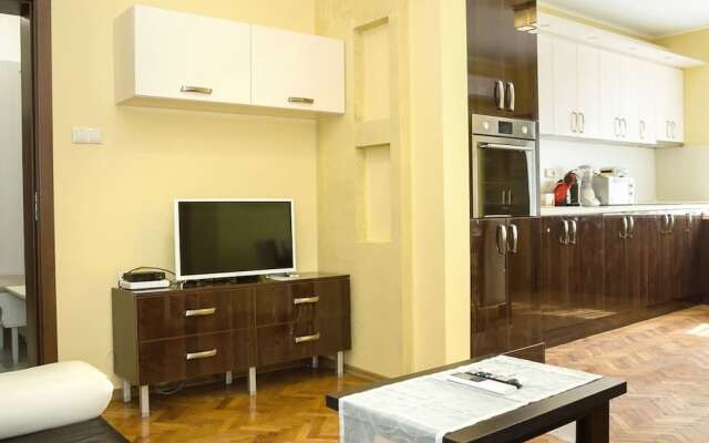 Fm Premium 2-Bdr Apartment - Varna Center