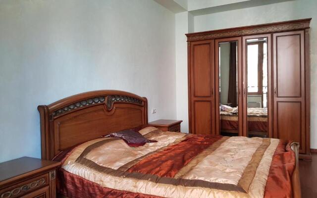 Northern Avenue 2 bedroom Deluxe apartment with Balcony HH644