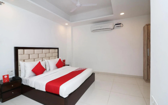 OYO 63150 City House