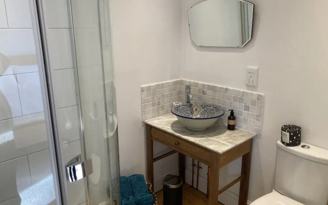 Frizenham Farmhouse B&B