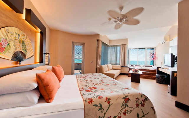 Limak Lara De Luxe Hotel - All Inclusive