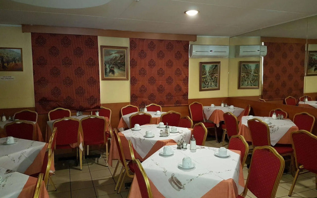 Aristoteles Hotel