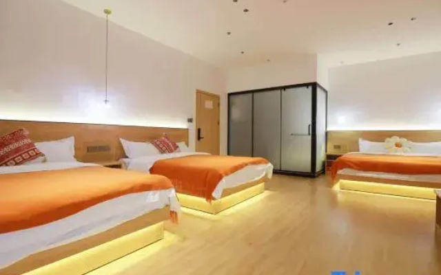 Linsen Yishe Boutique Homestay (Fenghuang Ancient Town)