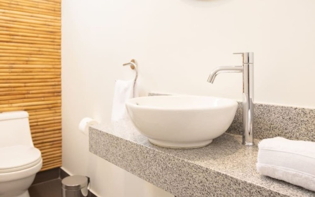 w Great 3BR Duplex With Terrace in Miraflores