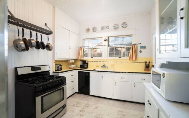 Harris Hideaway 5 Bedroom Home