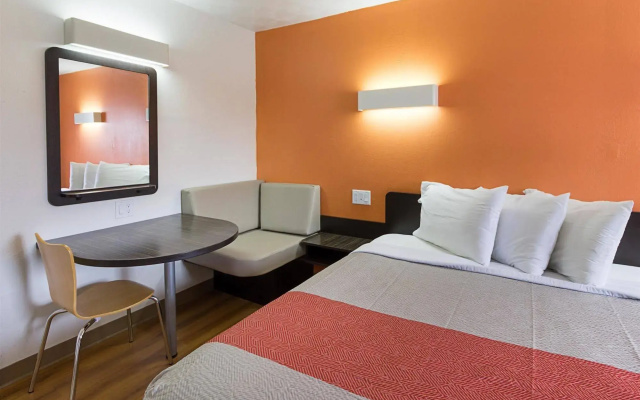 Motel 6 Sidney, OH