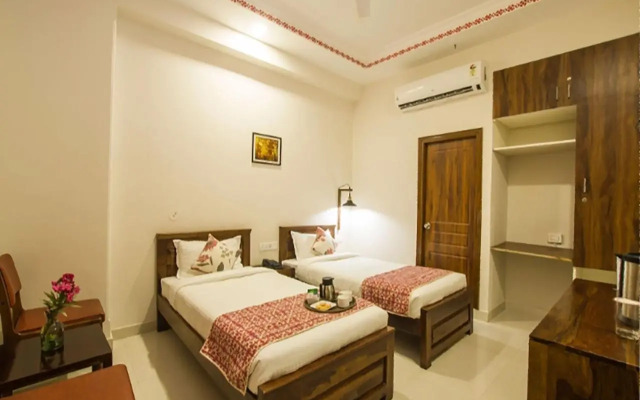 Lakeside Inn Ratanada