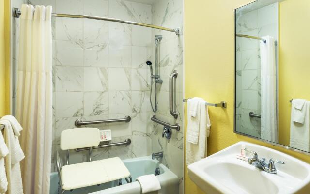 Days Inn by Wyndham South Hill