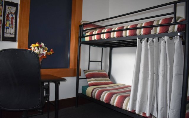 Hobarts Accommodation & Hostel