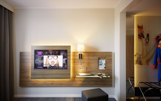 X Hotel