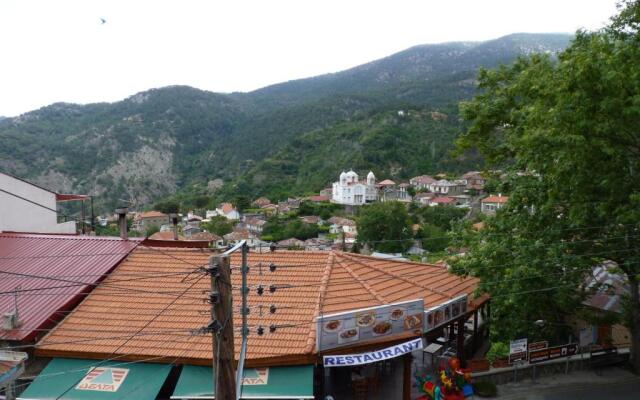 Mountain Rose Garden Hotel
