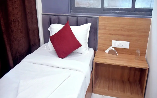 Vogue Cabin Stay Near NESCO