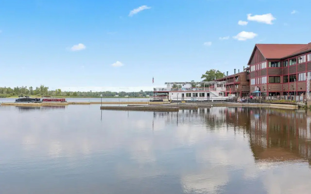 The Lodges at Breezy Point
