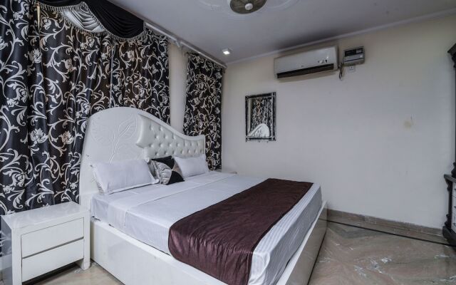 OYO 15763 Hotel Grand inn