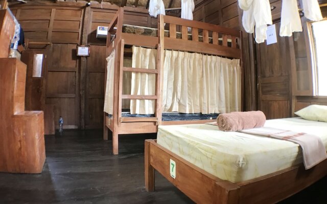 Green Paddy Hostel