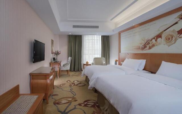 Vienna Hotel Zhangzhou Jiaomei Wanyi Square