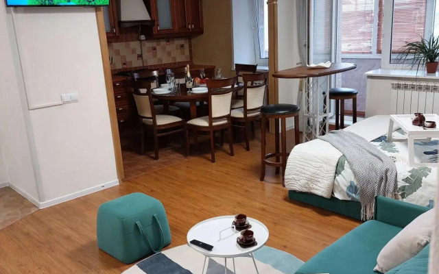 Apartment on 53 Newton Street