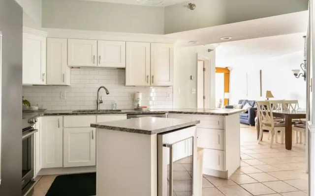 Pelican Pointe1204 3BR 2BA Gulf-front