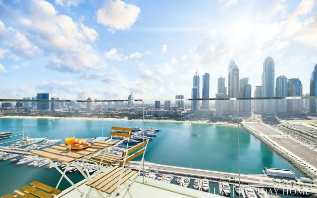 LUX  Luxury Sunrise Beachfront Suite 1
