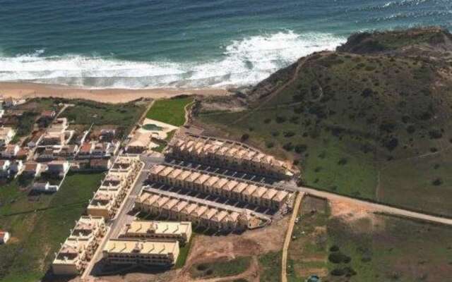 Domus Iberica Burgau Apts & Villas