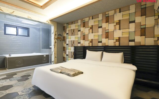 Tiffany Self Check-in Hotel