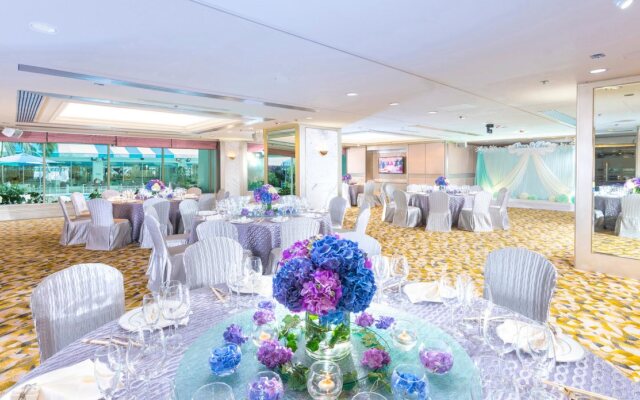 Regal Riverside Hotel