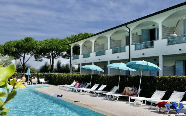 Residence con piscina a 450 mt dal mare