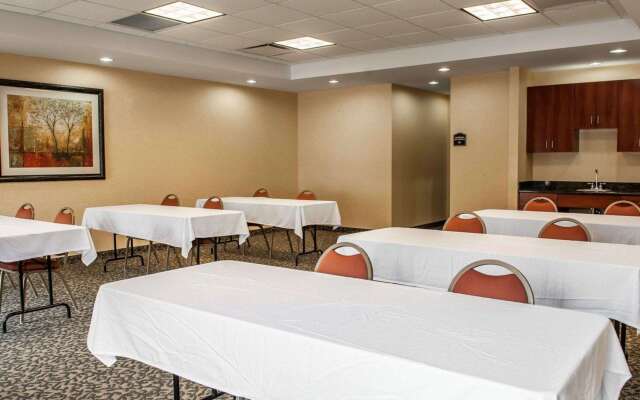 Comfort Suites near Indianapolis Airport