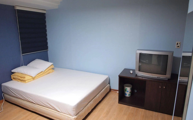 Shinchon Hostel
