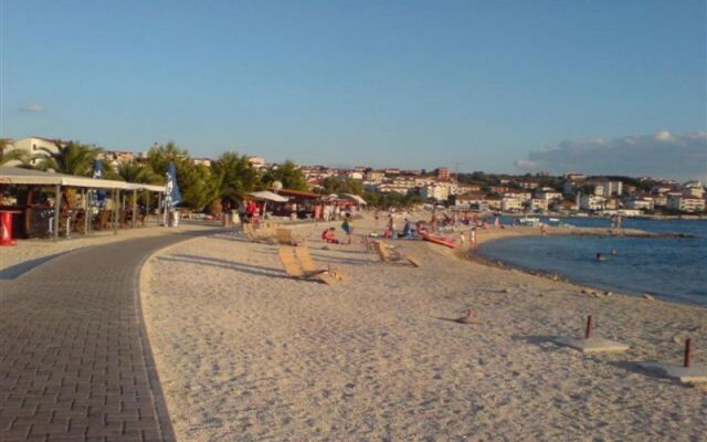 Holiday house Mirjana - beautiful garden with barbecue: Trogir, Riviera Trogir