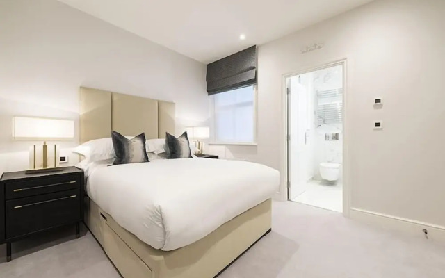 Luxury Three Bedroom - Flat 121 Lower Ground Floor