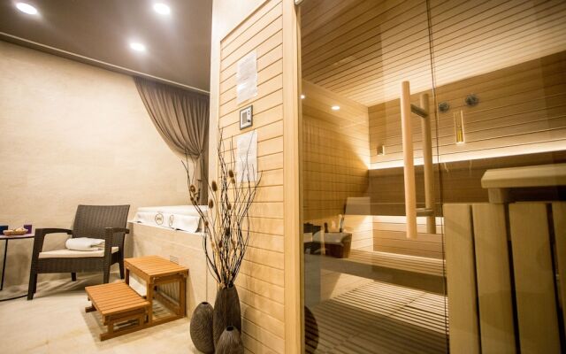 Crown Palace Apartments by Adrez