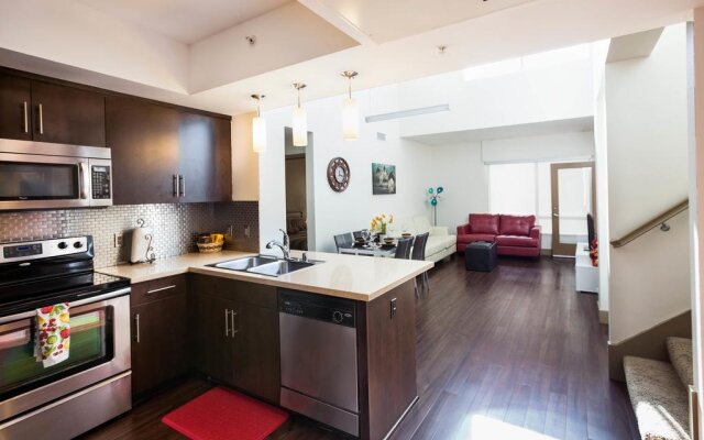 Heaven on Hollywood Boulevard Furnished Apartments