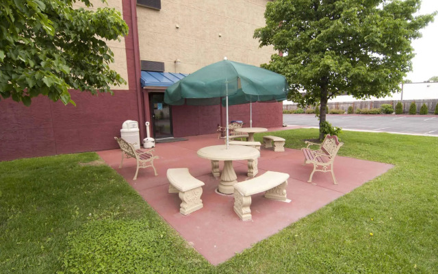 Comfort Inn & Suites Shakopee Downtown Area