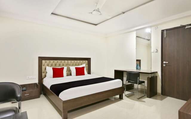 Capital O 9003 Halcyon Deccan Inn