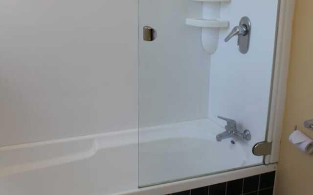 16 Torquay Tce