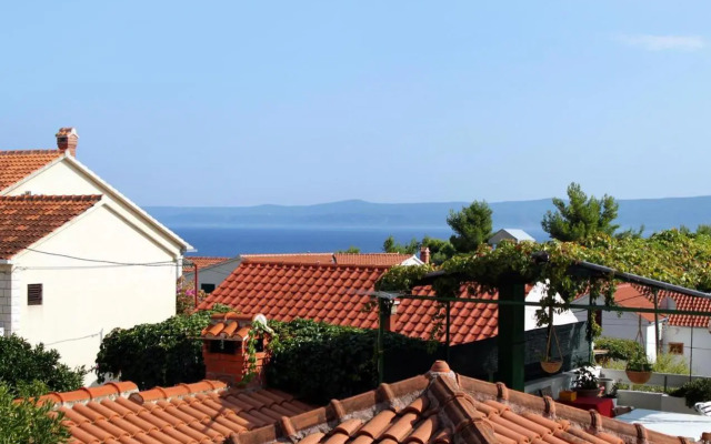 Apartments and rooms with parking space Bol, Brac - 2878