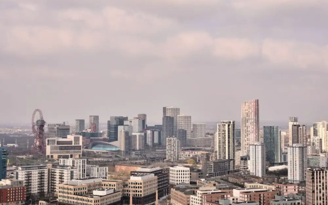 Stunning Two-bedroom Apartment With a Balcony