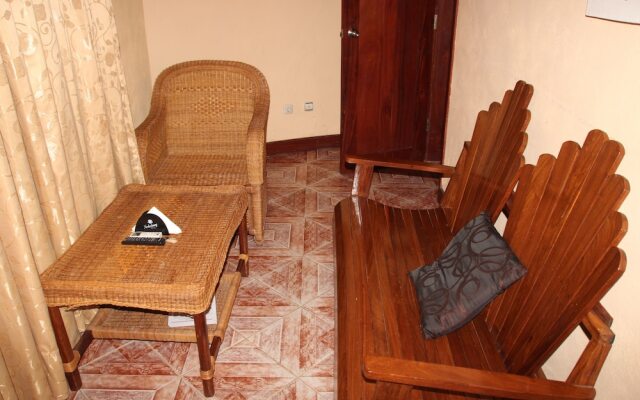 Thamole Lodge